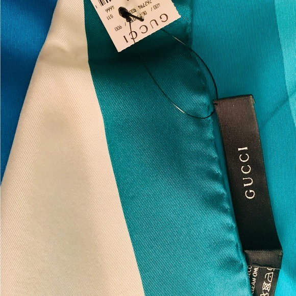 GUCCI - VINTAGE SILK CARRÉ• NEW WITH TAGS - Picture 7 of 9